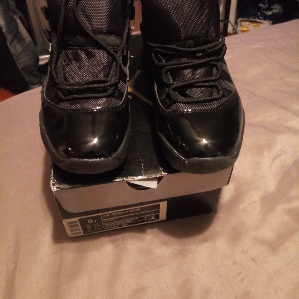 AIR JORDAN BLACKOUTS - Picture 7 of 7
